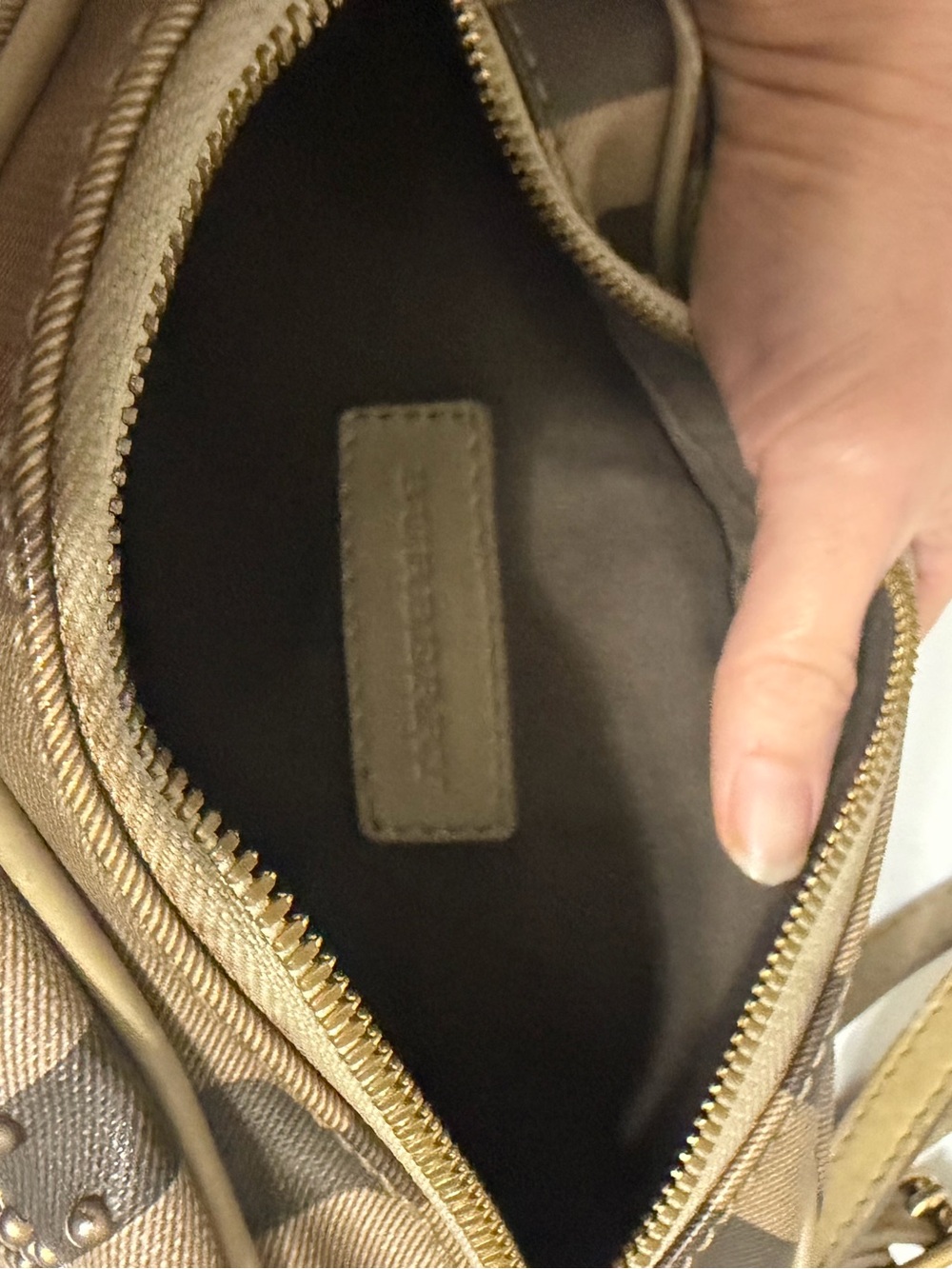 Burberry Studded Heart Crossbody Bag in Brown - Picture 7 of 13